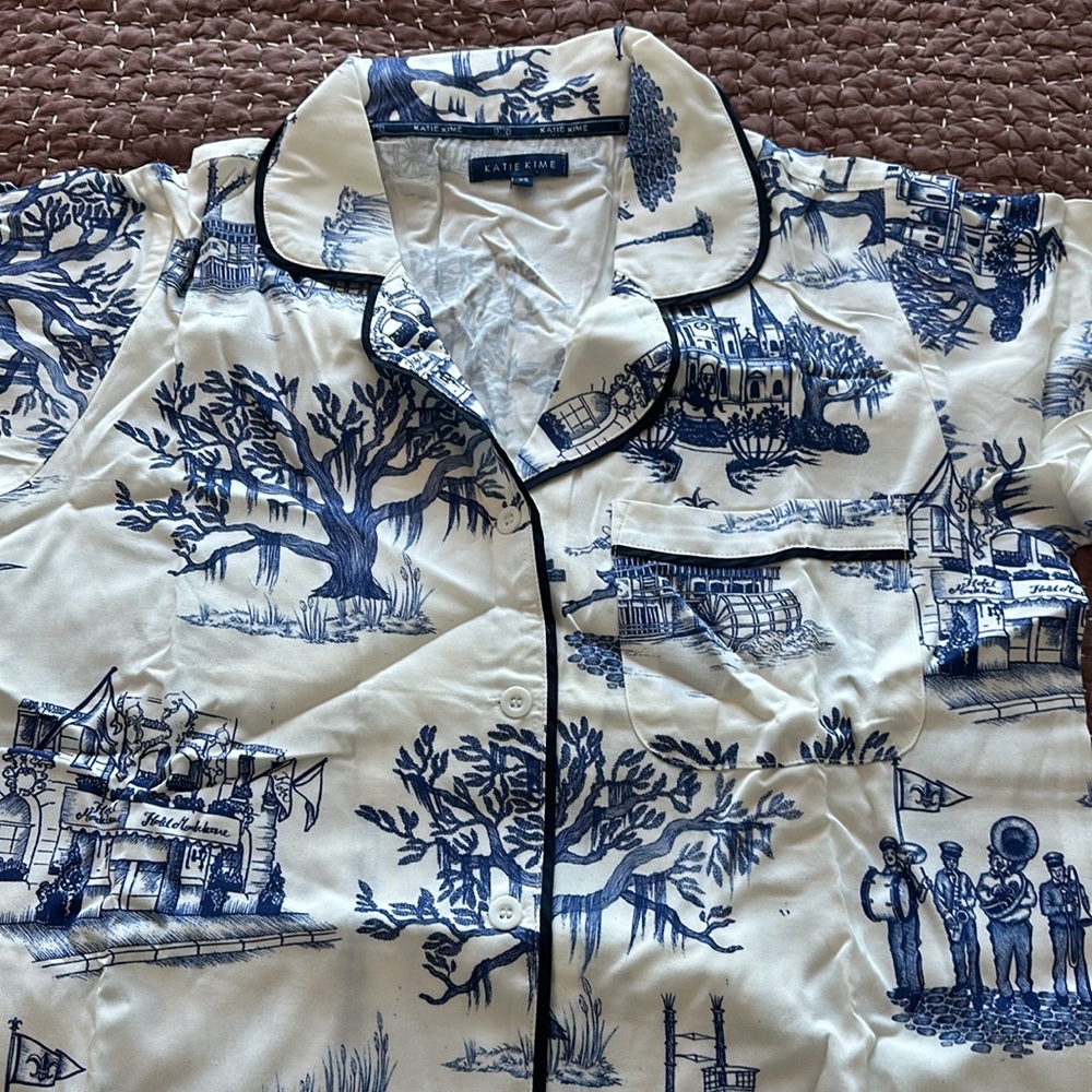 New Orleans Themed Pajamas - XS ⭐️brand new⭐️
